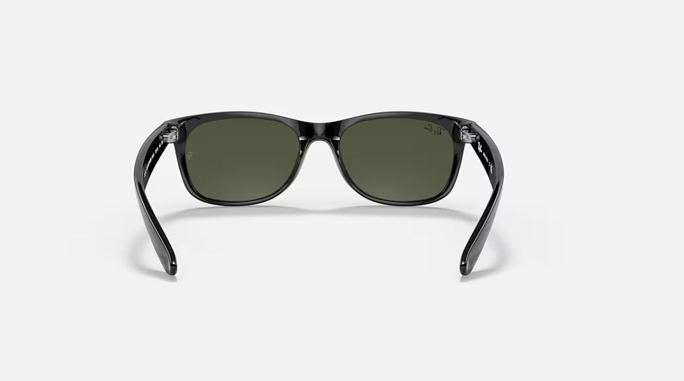 Ray-Ban New Wayfarer Polished Black/G-15 Green 58 mm Sunglasses